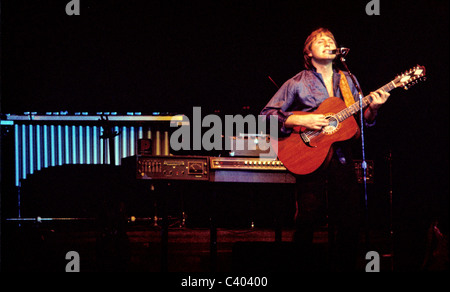 Greg Lake du groupe Emerson Lake and Palmer en concert. Banque D'Images