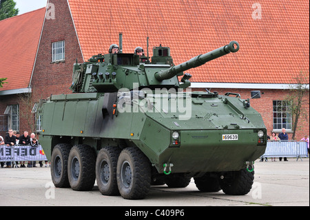 MOWAG Piranha IIIC de démonstration des véhicules blindés de combat au cours de la journée portes ouvertes de l'armée belge à Tournai, Belgique Banque D'Images