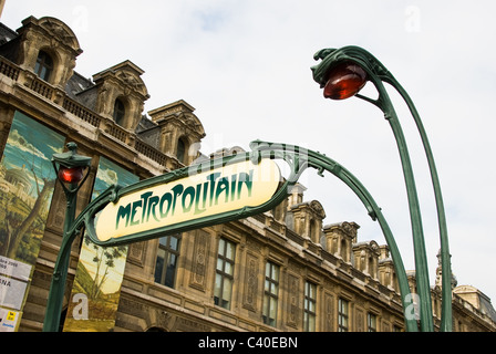 Metropolitain metro sign Paris France Banque D'Images