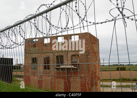 Bâtiment abandonné dans le Lincolnshire, en Angleterre. Peut-être une usine ou un entrepôt. Banque D'Images