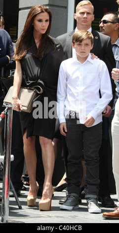 BROOKLYN VICTORIA BECKHAM BECKHAM SIMON FULLER étoile sur le Hollywood Walk of Fame HOLLYWOOD LOS ANGELES CALIFORNIA 23 Mai 20 Banque D'Images