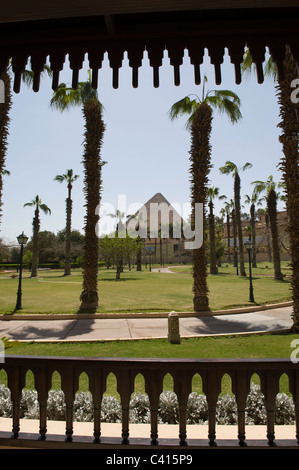 Voir des pyramides de la Mena House Hotel, Giza, Cairo. Banque D'Images