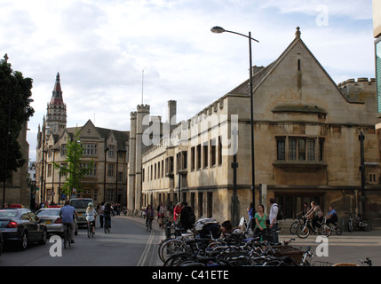 Afficher le long de St Andrews Street Cambridge, Christ's College à droite Banque D'Images