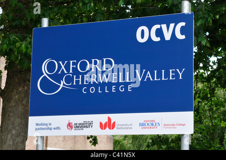 Oxford et Cherwell Valley College Sign Banque D'Images