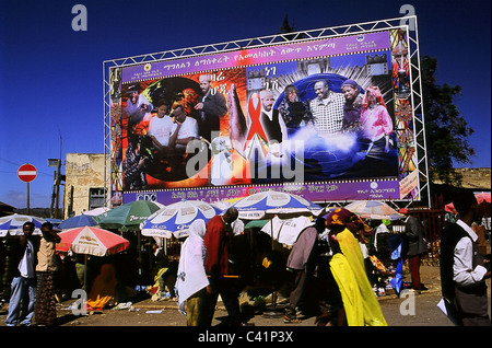 Lutte contre le VIH. grands panneaux et enseignes sur le VIH publié dans le centre de Harar, en Ethiopie. Banque D'Images