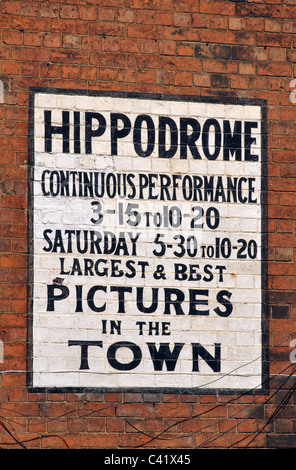 Inscrivez-vous sur l'ancien hippodrome photo house building, Place du marché, Kettering, Northamptonshire, England, UK Banque D'Images