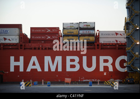 L'Uruguay Montevideo , port de conteneurs du terminal de Katoen Natie et TCP-conteneurs de la compagnie maritime allemande Hambourg Sued Banque D'Images