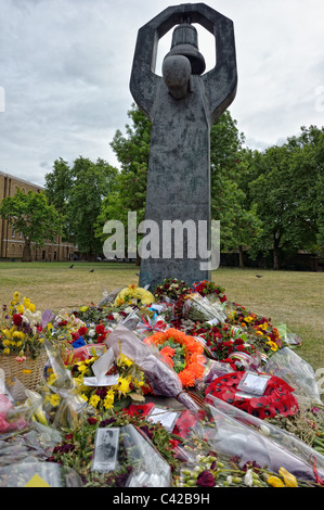 Monument commémoratif de guerre soviétique qui s'est levé à Geraldine Mary Harmsworth Park, Imperial War Museum, Londres, Angleterre, RU, depuis 1999 Banque D'Images