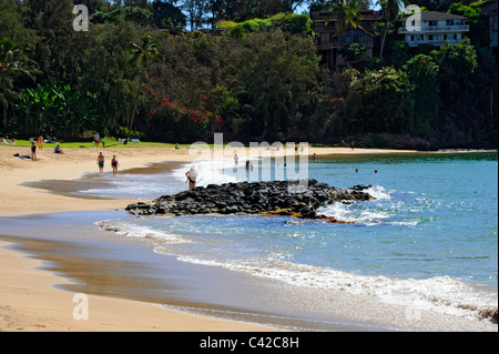 Les vacanciers se détendre à Kalapaki Beach de l'établissement Marriott Kauai Hawaii Nawilwili Bay Banque D'Images