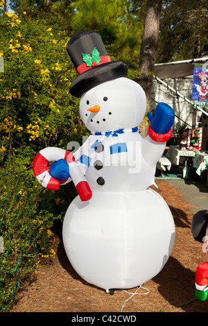 Bonhomme Noël gonflables décorations de vacances à Fort Wilderness Resort à Walt Disney World, à Kissimmee, Floride, USA Banque D'Images