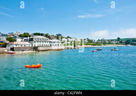 Bateaux dans le port de St Mawes Cornwall Angleterre Banque D'Images