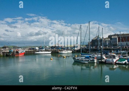 Yachts et bateaux dans le port de l'Angleterre Cornwall Padstow Banque D'Images