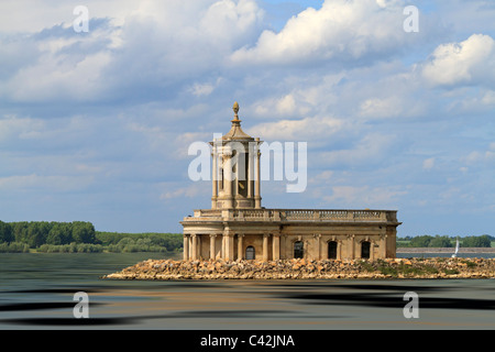 Normanton Église, Rutland Water. St Matthews Church a été conçu par Thomas Cundy et construite en 1826-9. Banque D'Images