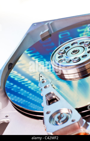 Close up du Disque dur avec réflexion abstraite Banque D'Images
