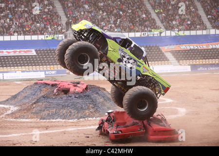 Monster Trucks au Derby Pride Park Banque D'Images