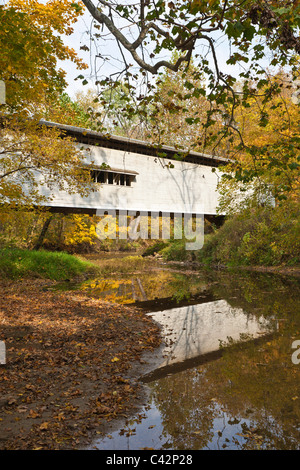 Portland Mills pont couvert, construit en 1856 près de Guion dans Parke Comté, Indiana, USA Banque D'Images