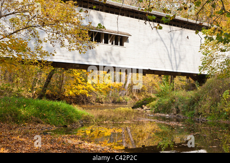 Portland Mills pont couvert, construit en 1856 près de Guion dans Parke Comté, Indiana, USA Banque D'Images