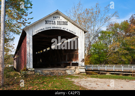 Pont couvert de la Mecque a été construit en 1873 sur Big Creek raton laveur à La Mecque dans Parke Comté, Indiana, USA Banque D'Images