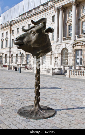 Ai Weiwei fait partie du cercle de bronze Sculptures animaux Zodiaque Chinois Somerset House, Londres. 2011 Banque D'Images