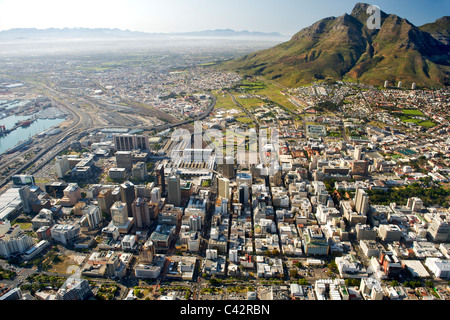 Vue aérienne des bâtiments de la CBD à Cape Town, Afrique du Sud. Banque D'Images