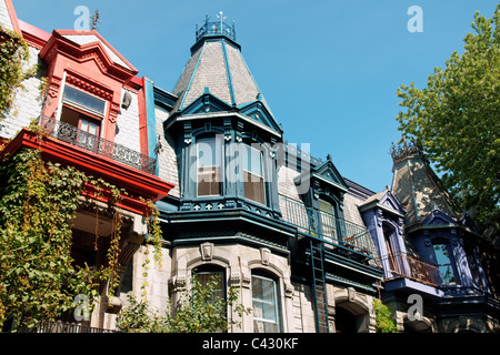 Maisons victoriennes colorées à Montréal Banque D'Images