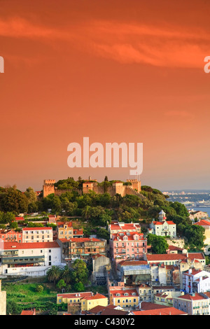 Quartier de Baixa et Castelo de Sao Jorge, Lisbonne, Portugal Banque D'Images