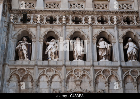 Détail ci-dessus la Puerta del Juicio Final, porte du Jugement Dernier, façade principale, la cathédrale de Tolède, Espagne Banque D'Images