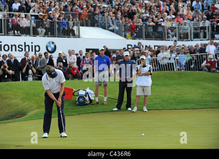 Luke Donald golfeur célèbre remportant le Championnat PGA BMW 2011 Banque D'Images