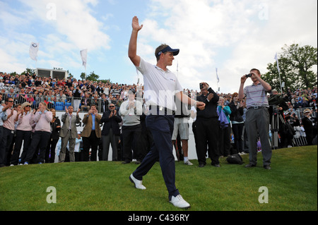 Luke Donald golfeur célèbre remportant le Championnat PGA BMW 2011 Banque D'Images