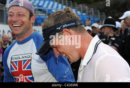 Luke Donald golfeur célèbre remportant le Championnat PGA BMW 2011 Banque D'Images