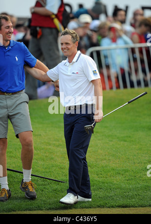 Luke Donald golfeur célèbre remportant le Championnat PGA BMW 2011 Banque D'Images