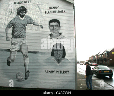 George Best (22 mai 1946 - 25 novembre 2005) est un footballeur qui a joué comme un ailier pour Manchester Banque D'Images