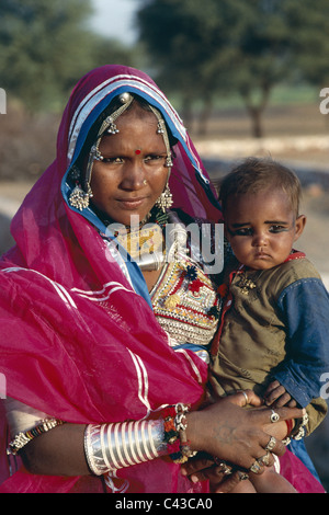 Et, Banjara, enfant, Gypsy, maison de vacances, Inde, Asie, monument, modèle, mère, Rajasthan, Libéré, tourisme, Voyage, Vacances, Banque D'Images