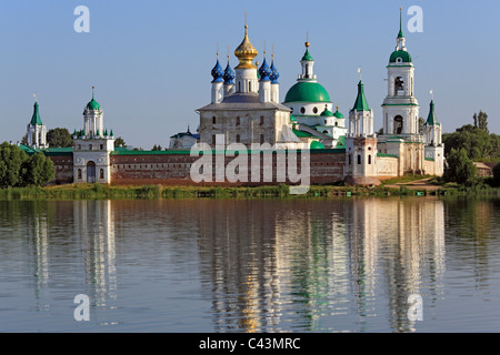 Rostov, Yaroslavl region, Russie, anneau d'Or, la cité, la ville, l'architecture, l'église, russe, ciel bleu, St James, Spaso-Yakovlevsky Banque D'Images