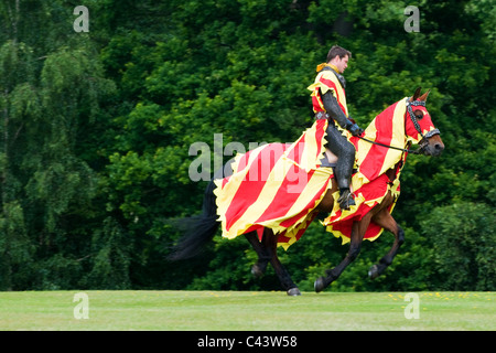 Les acteurs d'un jour de joutes Leeds Castle dans le Kent Banque D'Images