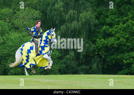 Les acteurs d'un jour de joutes Leeds Castle dans le Kent Banque D'Images