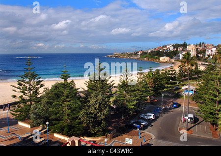 Coogee Beach à la recherche au sud, Sydney New South Wales, Australie Banque D'Images