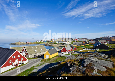 Le Groenland, l'Europe, côte ouest, Nuuk, capitale, ville, ville, maisons, maisons, lumineux, couleurs, coast Banque D'Images