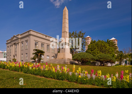 Le Cénotaphe et bâtiment du Cabinet avec les Sessions House en arrière-plan, Hamilton. Banque D'Images