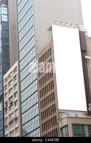 Publicité dans un bâtiment moderne à l'extérieur Banque D'Images