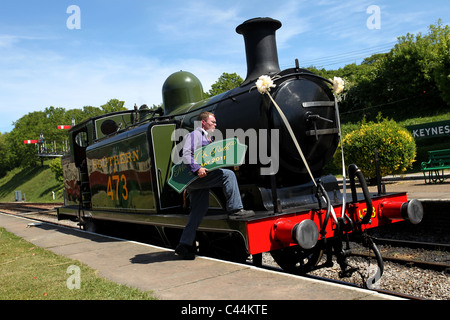 Un train du Sud 473 Horsted Keynes Bluebell Railway station sur l', Sussex, UK. Banque D'Images