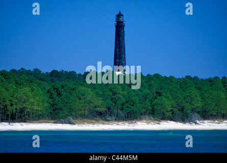 Phare de Pensacola vu plus de forêt de pins près de la plage de Escambia County, Floride Banque D'Images