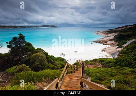 Boardwalk menant à Blue Haven Beach. Esperance, Australie occidentale, Australie Banque D'Images