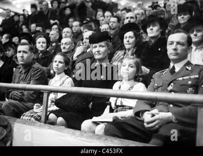 Magda Goebbels lors d'une réunion de masse dans le Palais des Sports Banque D'Images