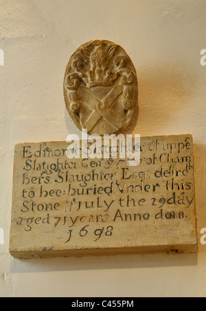 17e siècle mémorial à Edmond l'abattage dans l'église de Saint - Pierre, Upper Slaughter, Gloucestershire, England, UK Banque D'Images