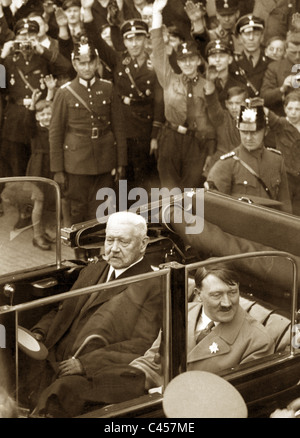 Adolf Hitler et Paul von Hindenburg le jour de la fête du Travail, 1933 Banque D'Images