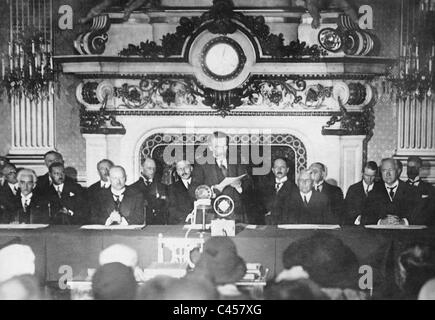 Conférence de Paris 1928 - Gustav Stresemann, Aristide Briand et FRANK B. KELLOGG Banque D'Images