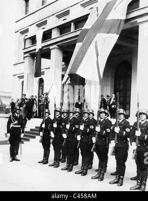 'Body Guard Regiment Adolf Hitler' en face de la maison brune de Munich, 1938 Banque D'Images