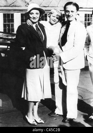 Marlene Dietrich avec sa fille Maria et son mari Rudolf Sieber Banque D'Images