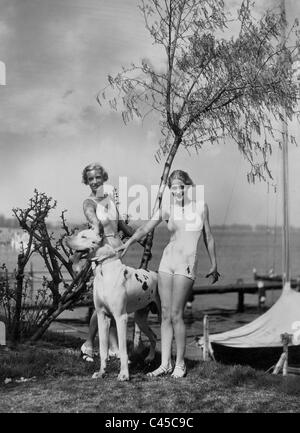 Les femmes avec grand danois, 1934 Banque D'Images